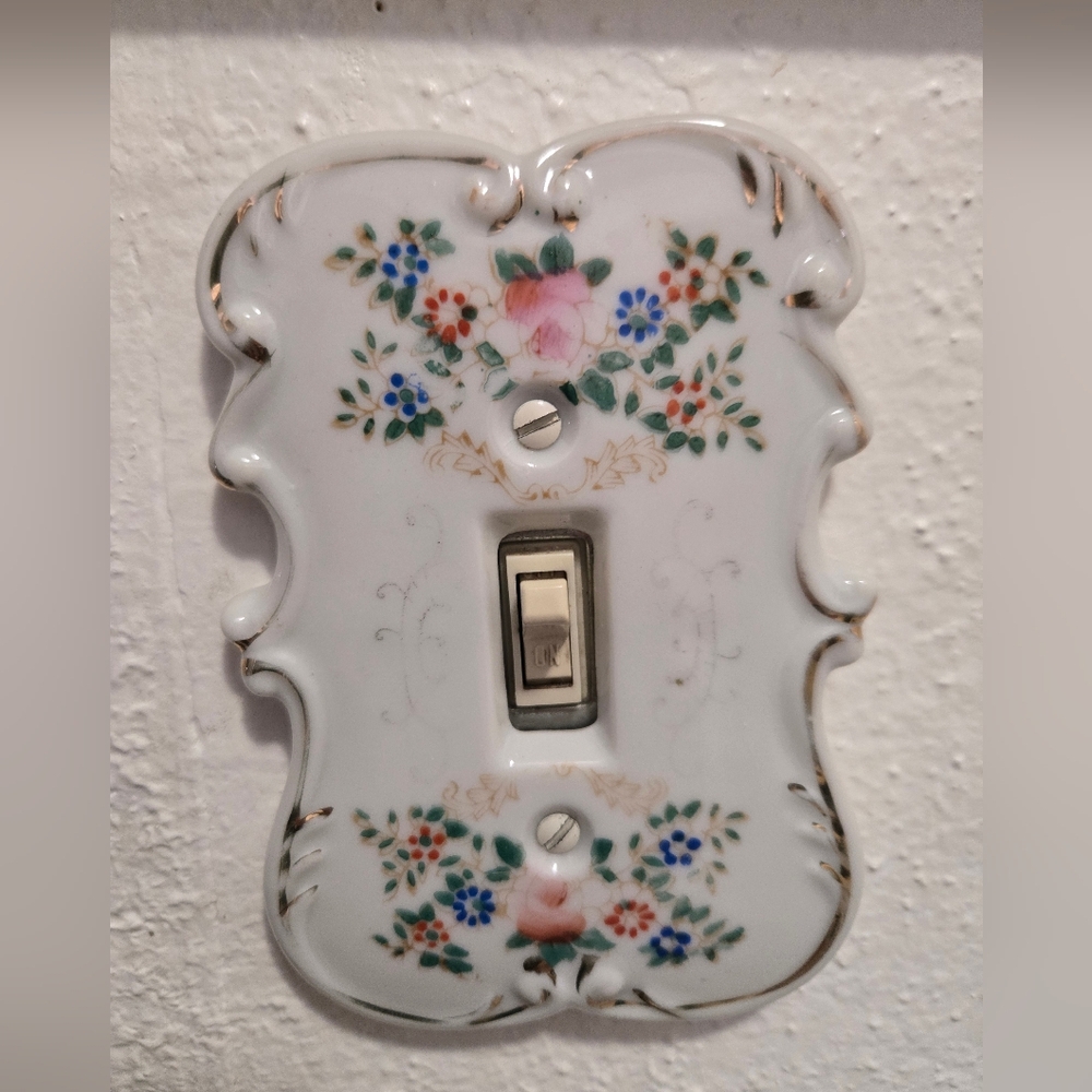 Vintage Set of 2 Arnart Porcelain Single Light Switch Cover